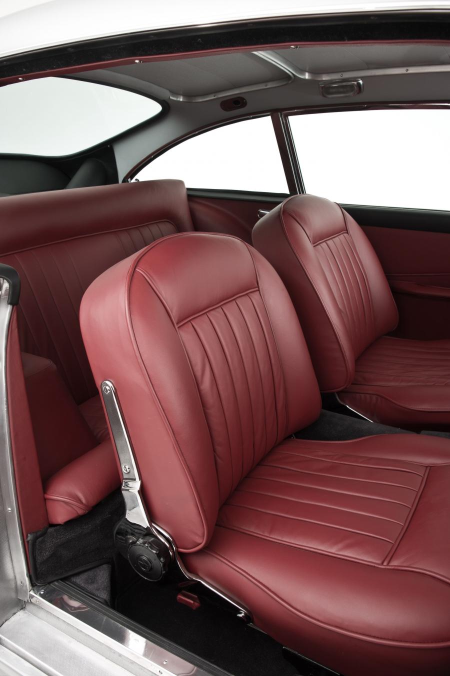 Интерьер Aston Martin DB5 (2207/R) 1965 года  (фото 15 из 19)